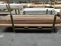 Stapelbare metalen houder + inhoud
