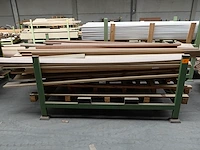 Stapelbare metalen houder + inhoud