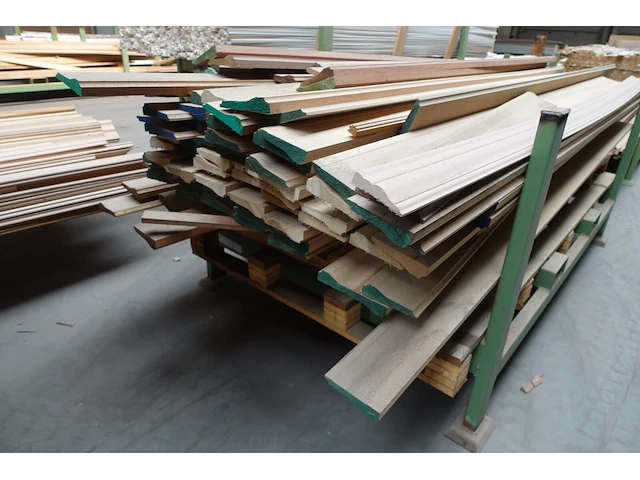 Stapelbare metalen houder + inhoud - afbeelding 4 van  5