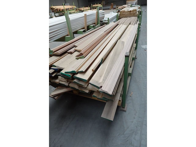 Stapelbare metalen houder + inhoud - afbeelding 5 van  5