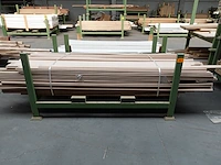 Stapelbare metalen houder + inhoud
