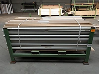 Stapelbare metalen houder + inhoud