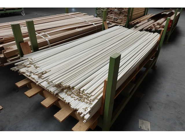 Stapelbare metalen houder + inhoud - afbeelding 2 van  4