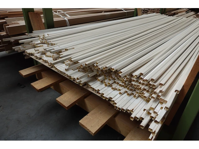 Stapelbare metalen houder + inhoud - afbeelding 3 van  4