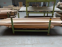 Stapelbare metalen houder + inhoud