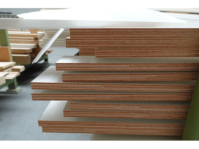 Stapelbare metalen houder + inhoud - afbeelding 4 van  5