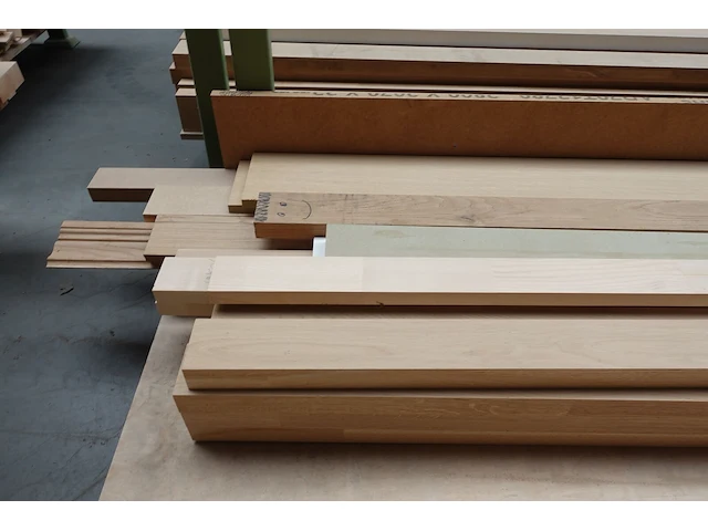 Stapelbare metalen houder + inhoud - afbeelding 2 van  6