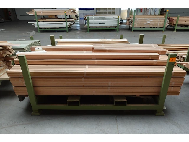 Stapelbare metalen houder + inhoud - afbeelding 1 van  4