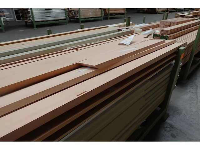 Stapelbare metalen houder + inhoud - afbeelding 3 van  5
