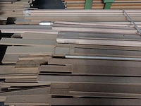 Stapelbare metalen houder + inhoud - afbeelding 2 van  4