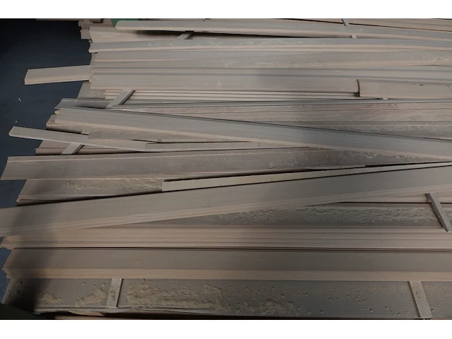 Stapelbare metalen houder + inhoud - afbeelding 2 van  4
