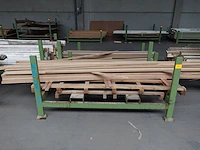 Stapelbare metalen houder + inhoud