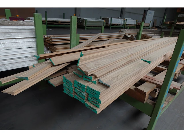 Stapelbare metalen houder + inhoud - afbeelding 3 van  3