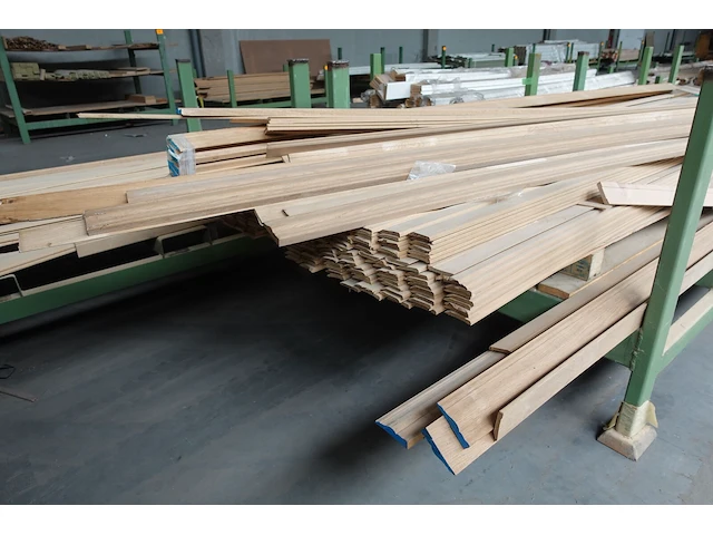 Stapelbare metalen houder + inhoud - afbeelding 3 van  3