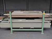 Stapelbare metalen houder + inhoud