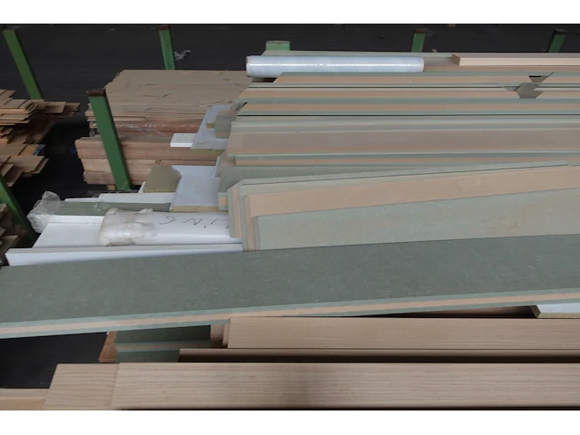 Stapelbare metalen houder + inhoud - afbeelding 2 van  4