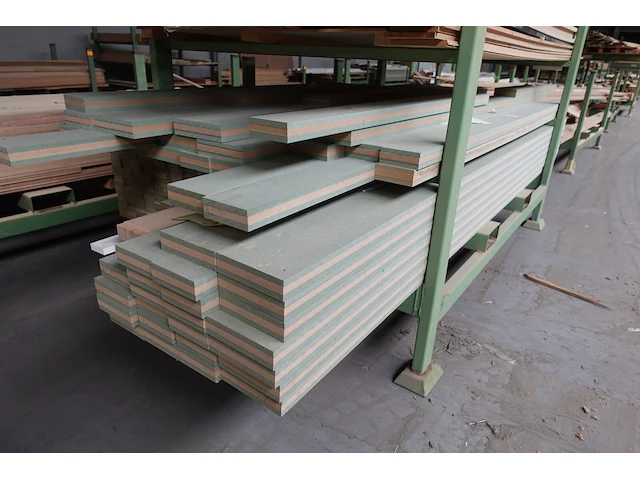 Stapelbare metalen houder + inhoud - afbeelding 3 van  4