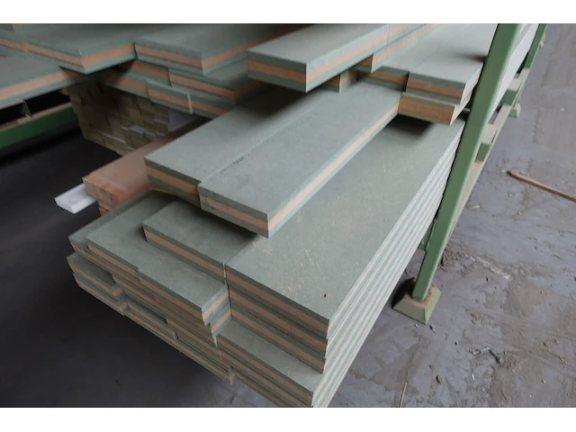 Stapelbare metalen houder + inhoud - afbeelding 4 van  4