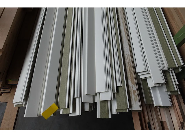 Stapelbare metalen houder + inhoud - afbeelding 3 van  4