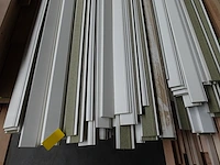 Stapelbare metalen houder + inhoud - afbeelding 3 van  4