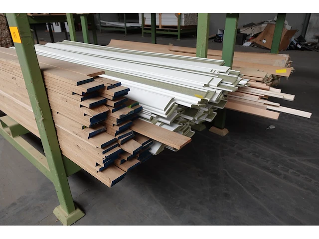 Stapelbare metalen houder + inhoud - afbeelding 4 van  4