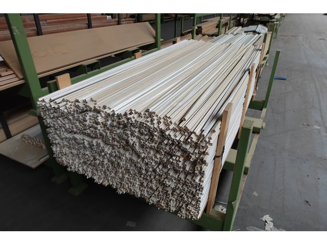 Stapelbare metalen houder + inhoud - afbeelding 4 van  4