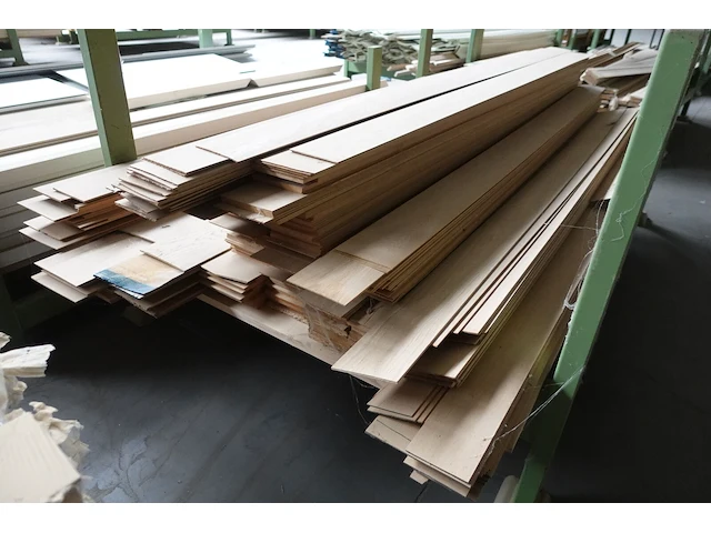 Stapelbare metalen houder + inhoud - afbeelding 3 van  4