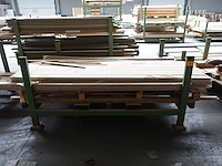 Stapelbare metalen houder + inhoud