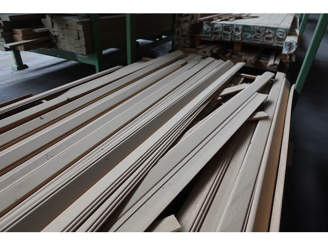 Stapelbare metalen houder + inhoud - afbeelding 3 van  4