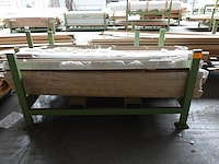 Stapelbare metalen houder + inhoud