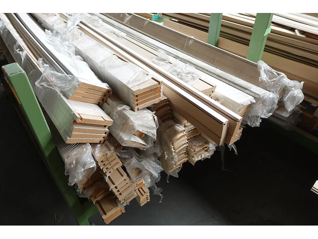 Stapelbare metalen houder + inhoud - afbeelding 2 van  4