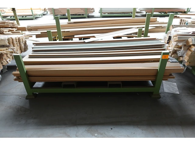 Stapelbare metalen houder + inhoud - afbeelding 1 van  4