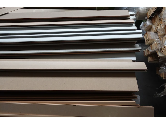 Stapelbare metalen houder + inhoud - afbeelding 2 van  4