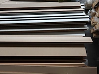 Stapelbare metalen houder + inhoud - afbeelding 2 van  4