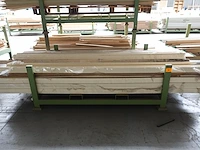 Stapelbare metalen houder + inhoud