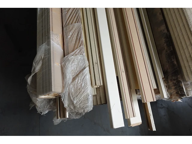 Stapelbare metalen houder + inhoud - afbeelding 3 van  5