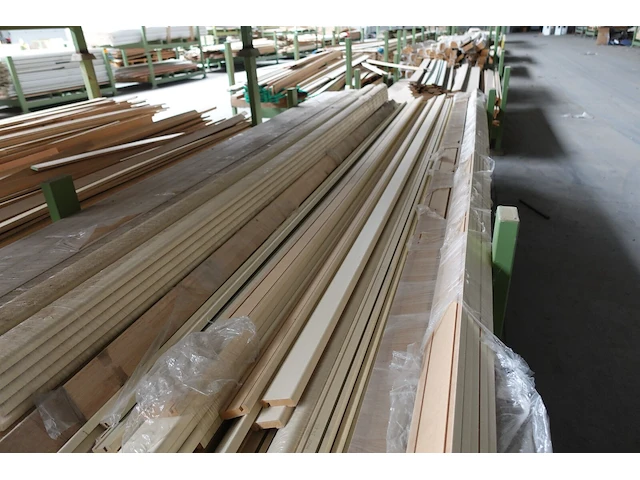 Stapelbare metalen houder + inhoud - afbeelding 5 van  5