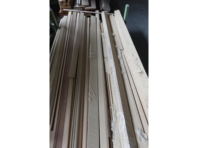 Stapelbare metalen houder + inhoud - afbeelding 5 van  5