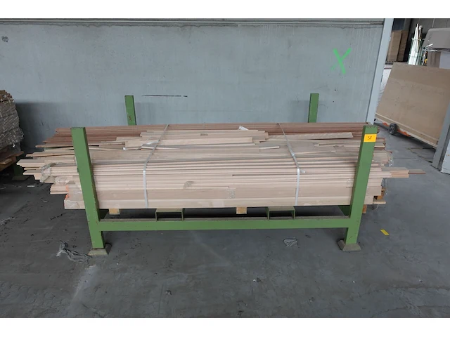 Stapelbare metalen houder + inhoud - afbeelding 1 van  6