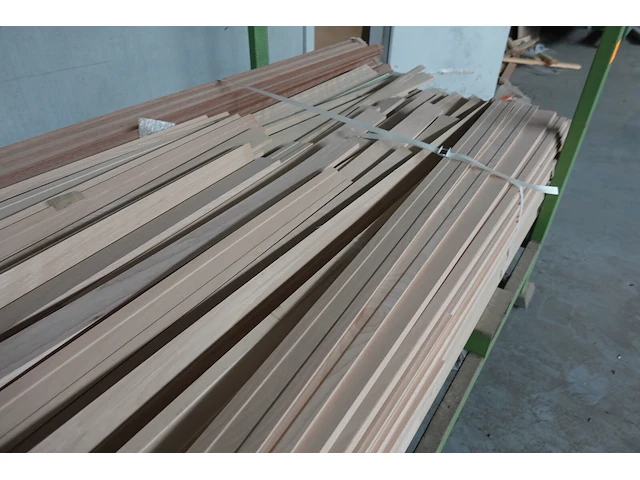 Stapelbare metalen houder + inhoud - afbeelding 3 van  6