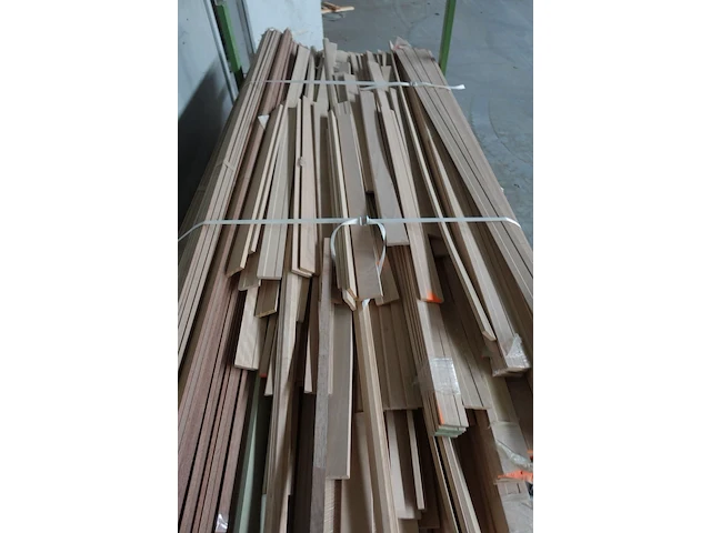 Stapelbare metalen houder + inhoud - afbeelding 6 van  6