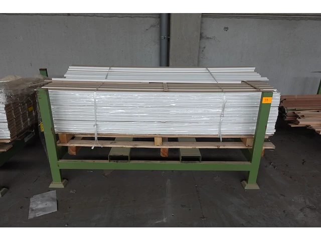 Stapelbare metalen houder + inhoud - afbeelding 1 van  4