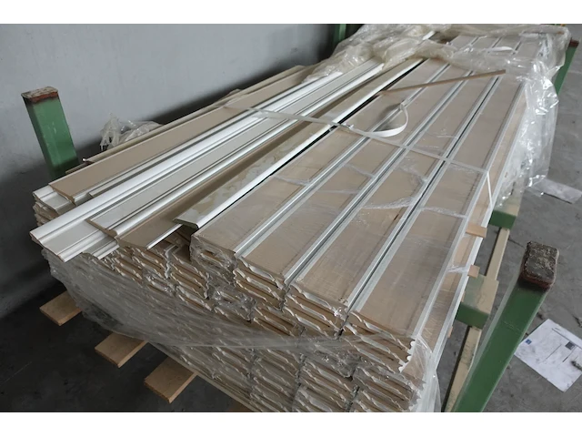 Stapelbare metalen houder + inhoud - afbeelding 3 van  4