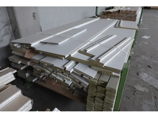 Stapelbare metalen houder + inhoud - afbeelding 3 van  3