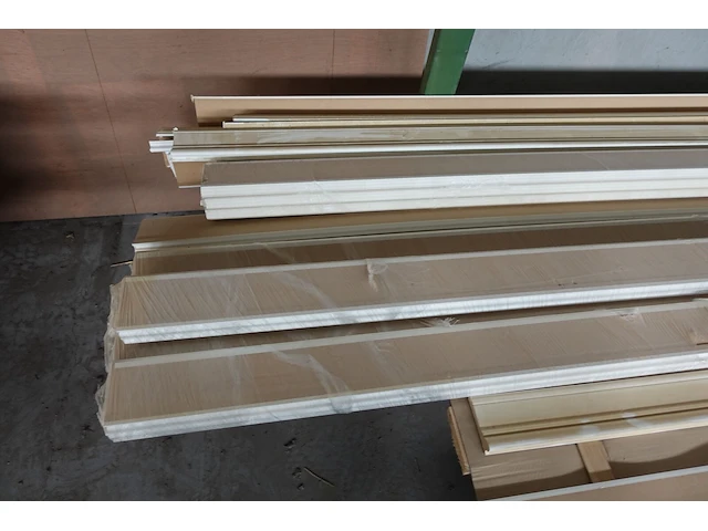 Stapelbare metalen houder + inhoud - afbeelding 2 van  3