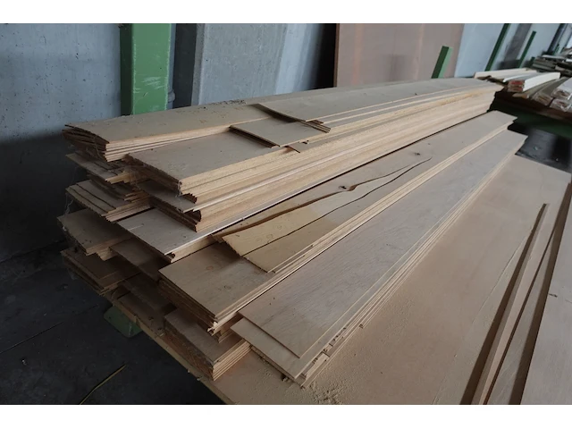 Stapelbare metalen houder + inhoud - afbeelding 3 van  3