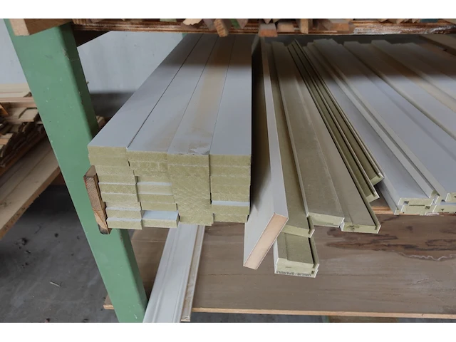 Stapelbare metalen houder + inhoud - afbeelding 2 van  7