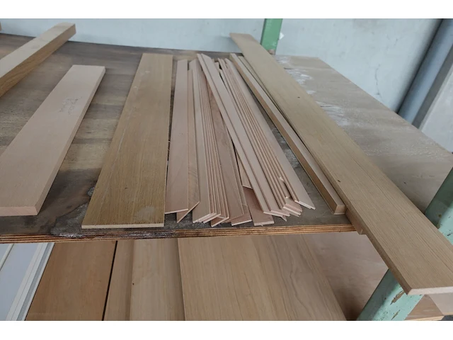 Stapelbare metalen houder + inhoud - afbeelding 6 van  7