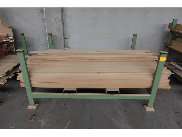 Stapelbare metalen houder + inhoud - afbeelding 1 van  3