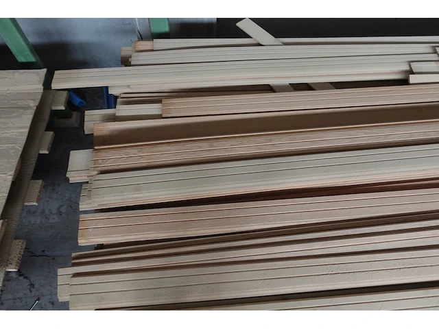 Stapelbare metalen houder + inhoud - afbeelding 2 van  3